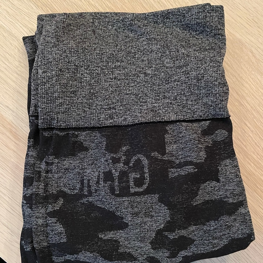 GYMSHARK CAMO LEGGINGS